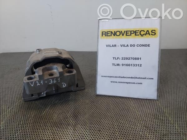 Volkswagen Golf IV Engine mount bracket 