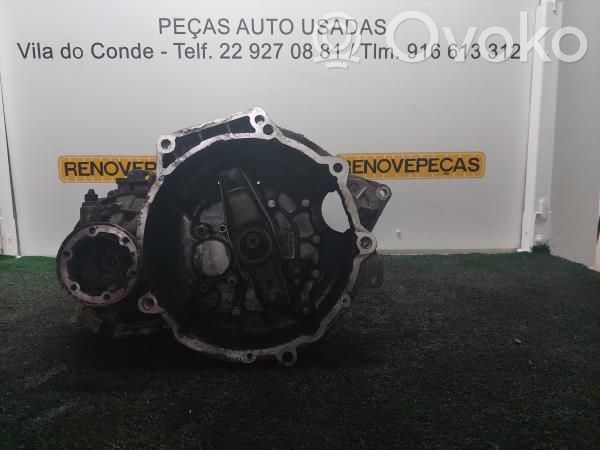 Volkswagen PASSAT B4 Mechaninė 5 pavarų dėžė 