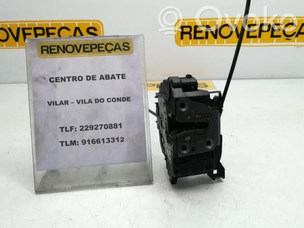 Renault Clio III Rear door lock 