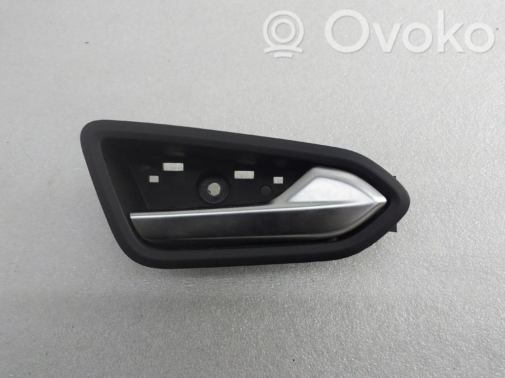 Manecilla interna puerta trasera   826721378R