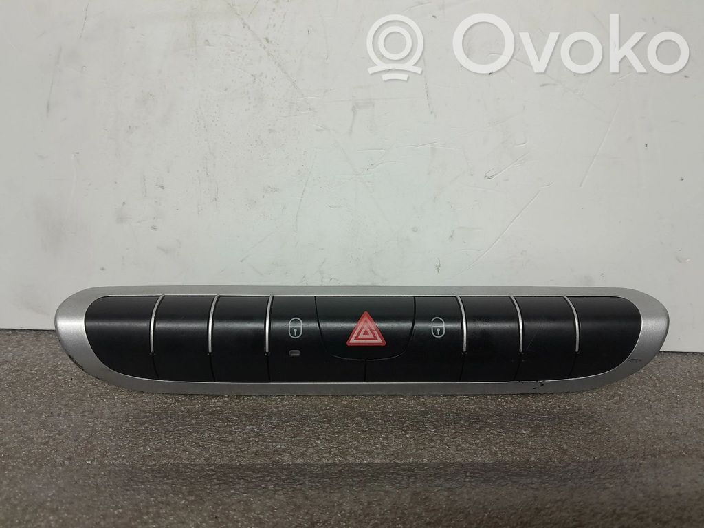 Hazard light switch   A451,005,3710