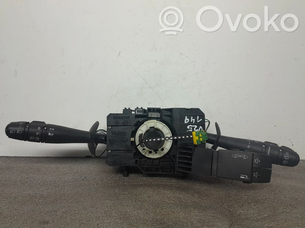 Other switches/knobs/shifts   8200856010K