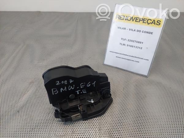 Rear door lock   7154629