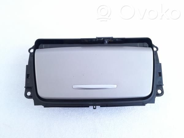 Car ashtray   7132376