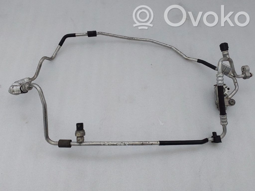 Ilmastointilaitteen putki (A/C)   915173404