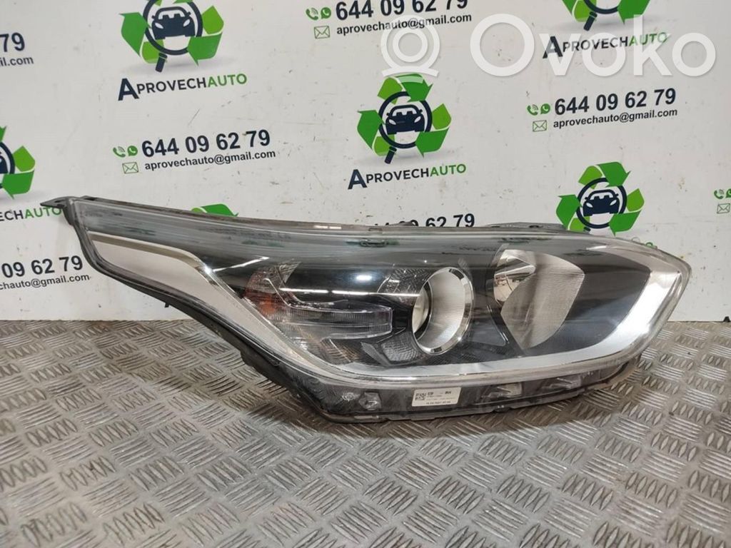 KIA Ceed Headlight/headlamp 
