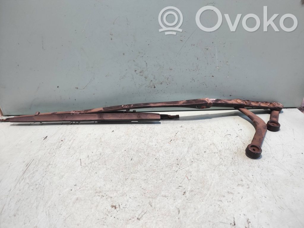 BMW 5 E39 Front wiper blade arm 
