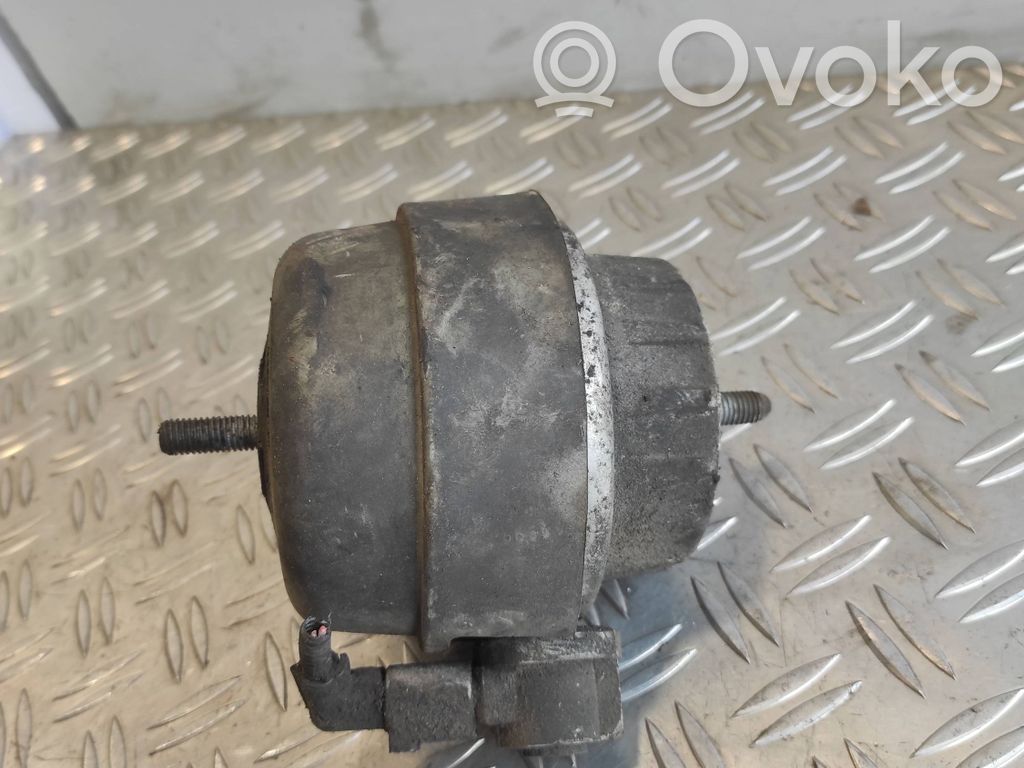 Audi A6 S6 C6 4F Engine mount bracket 