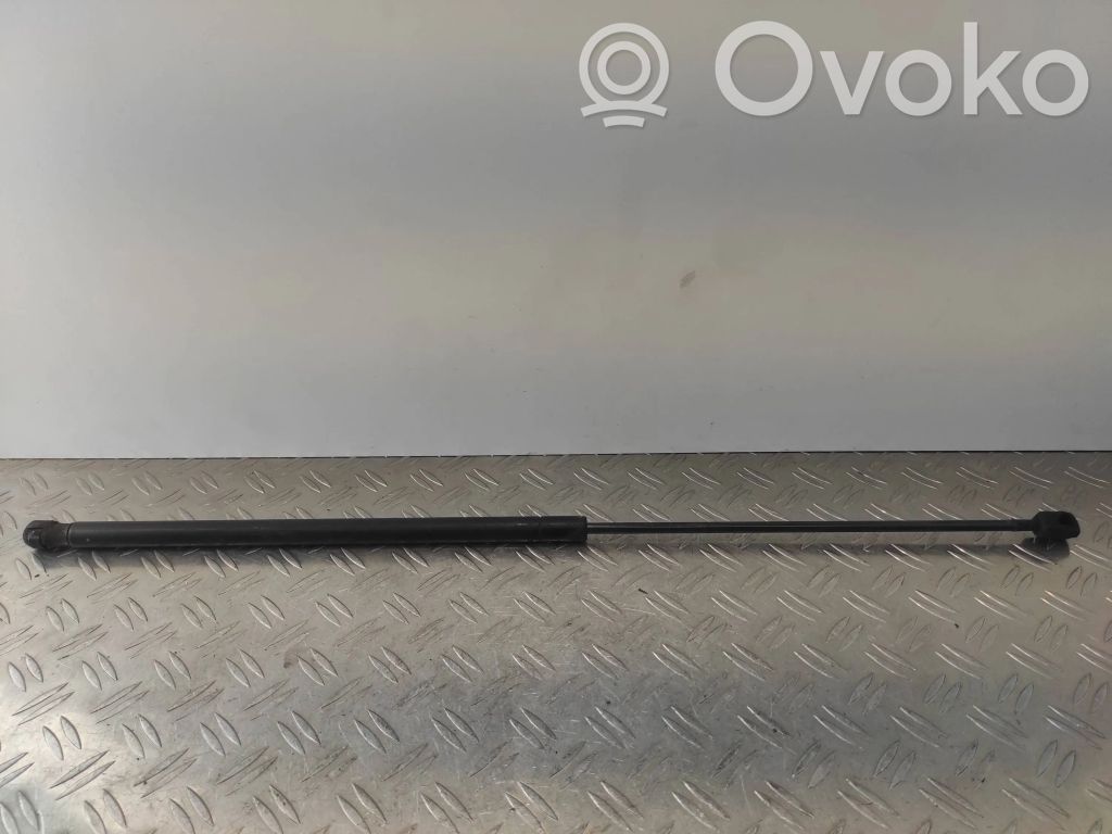 Audi A4 S4 B7 8E 8H Siłownik maski przedniej 