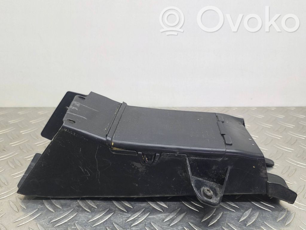 BMW 7 F01 F02 F03 F04 Ilmanoton kanavan osa 