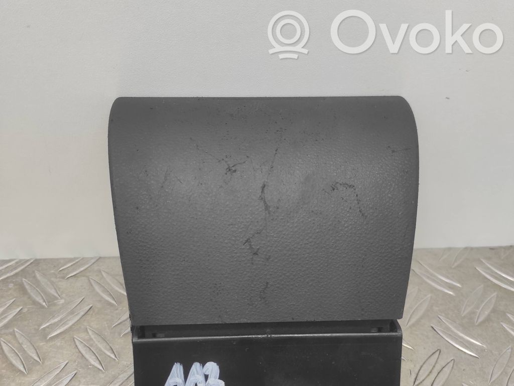 Audi A2 Peleninė panelėje 