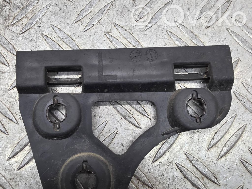 Audi A2 Fender mounting bracket 