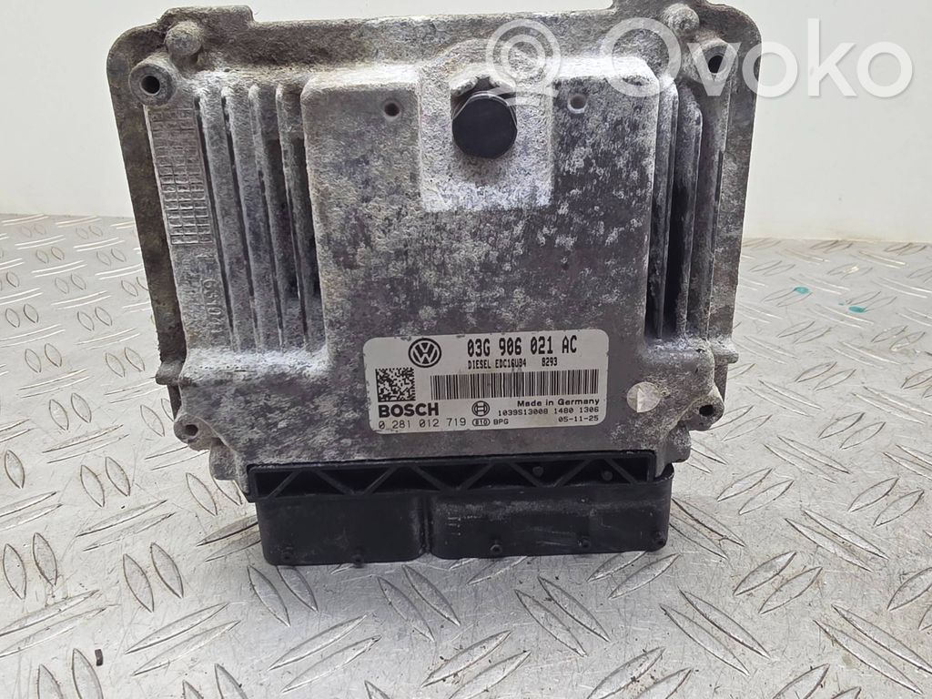 Volkswagen PASSAT B6 Sterownik / Moduł ECU 