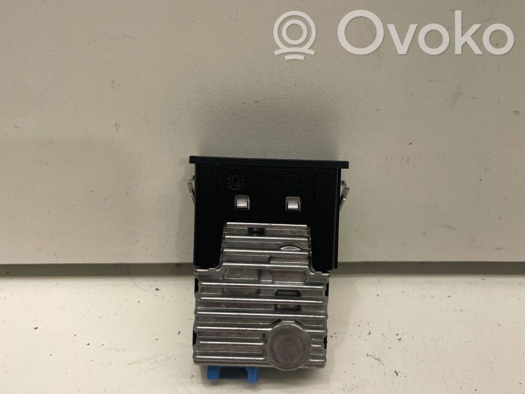 BMW iX1 Enchufe conector USB 