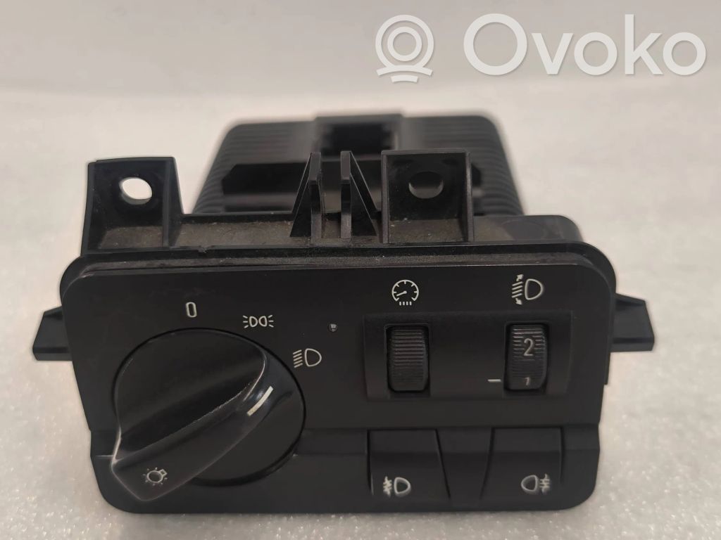 Light switch   6901429,0192918,086480051