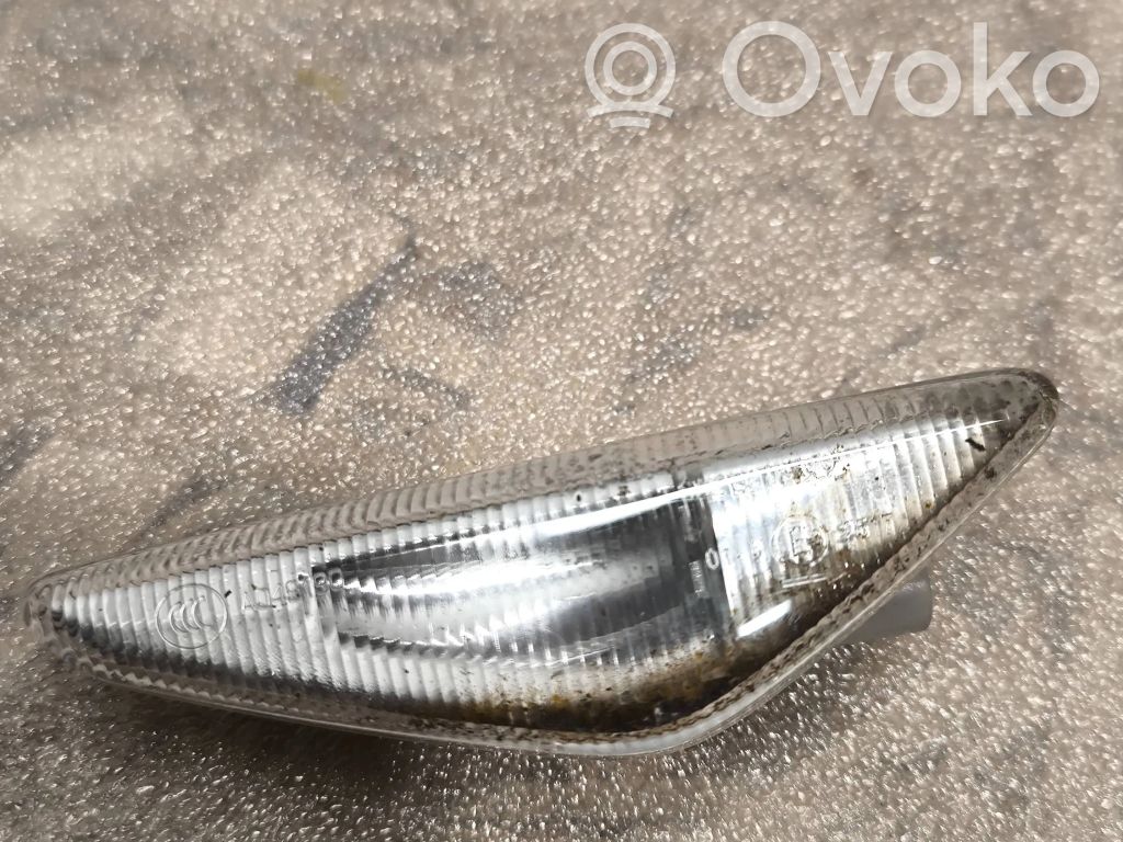BMW X3 F25 Front fender indicator light 