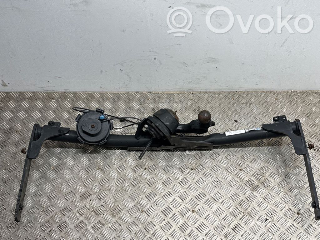 Hak holowniczy / Komplet   5G0803880G,277799