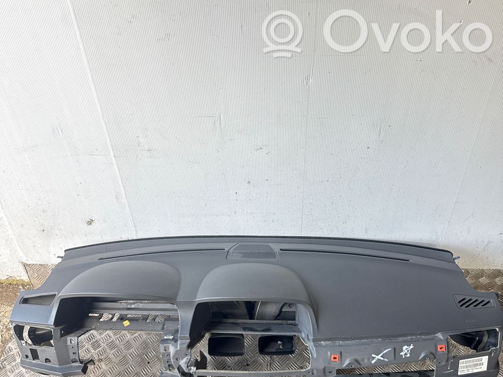 BMW 7 E65 E66 Dashboard 