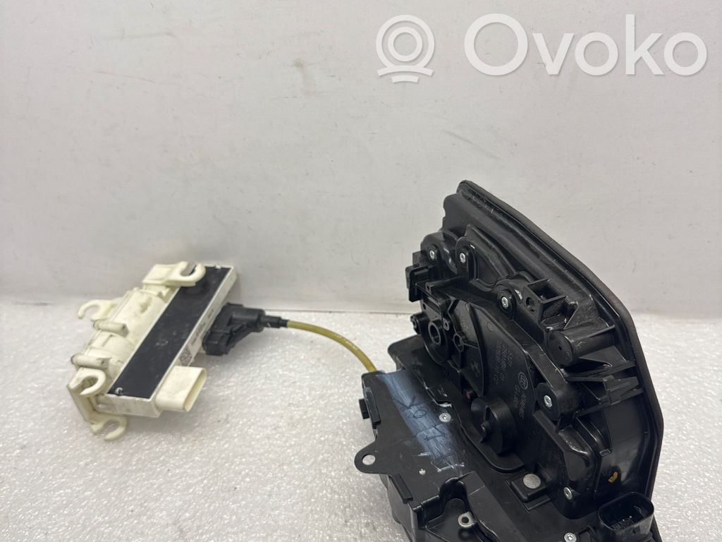 BMW 5 G30 G31 G38 Zamek drzwi przednich 