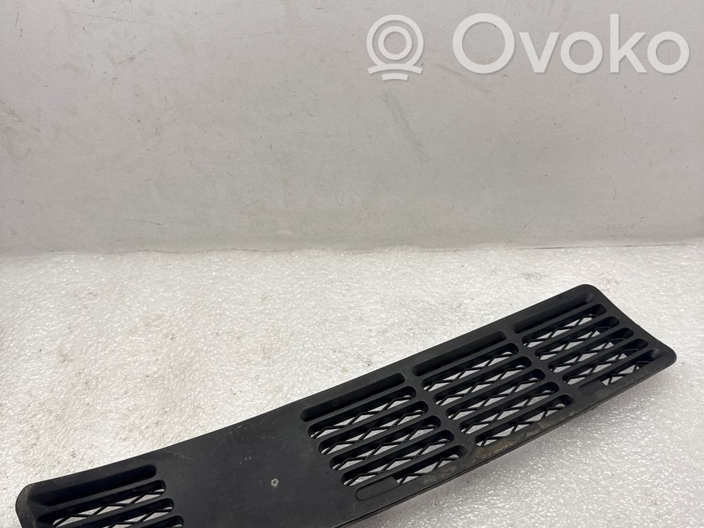 BMW 3 E30 Bonnet/hood grill 