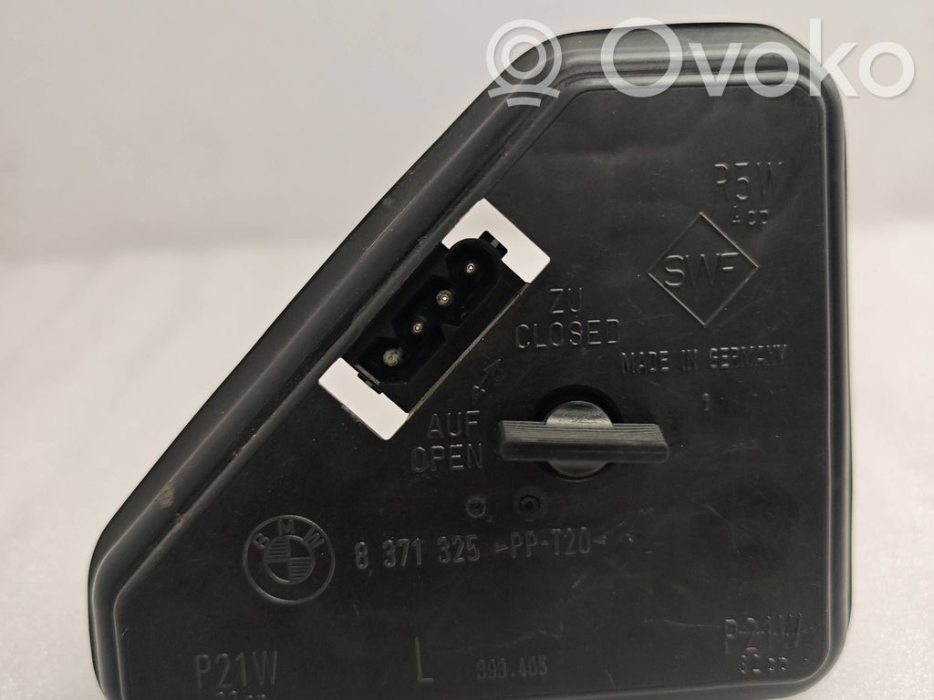 BMW 5 E39 Tail light bulb cover holder 
