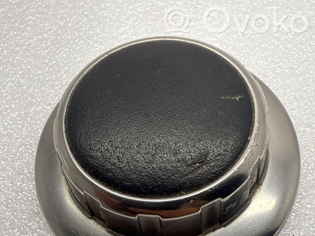 BMW 5 E60 E61 Borto kompiuterio valdymo jungtukas (-ai) 