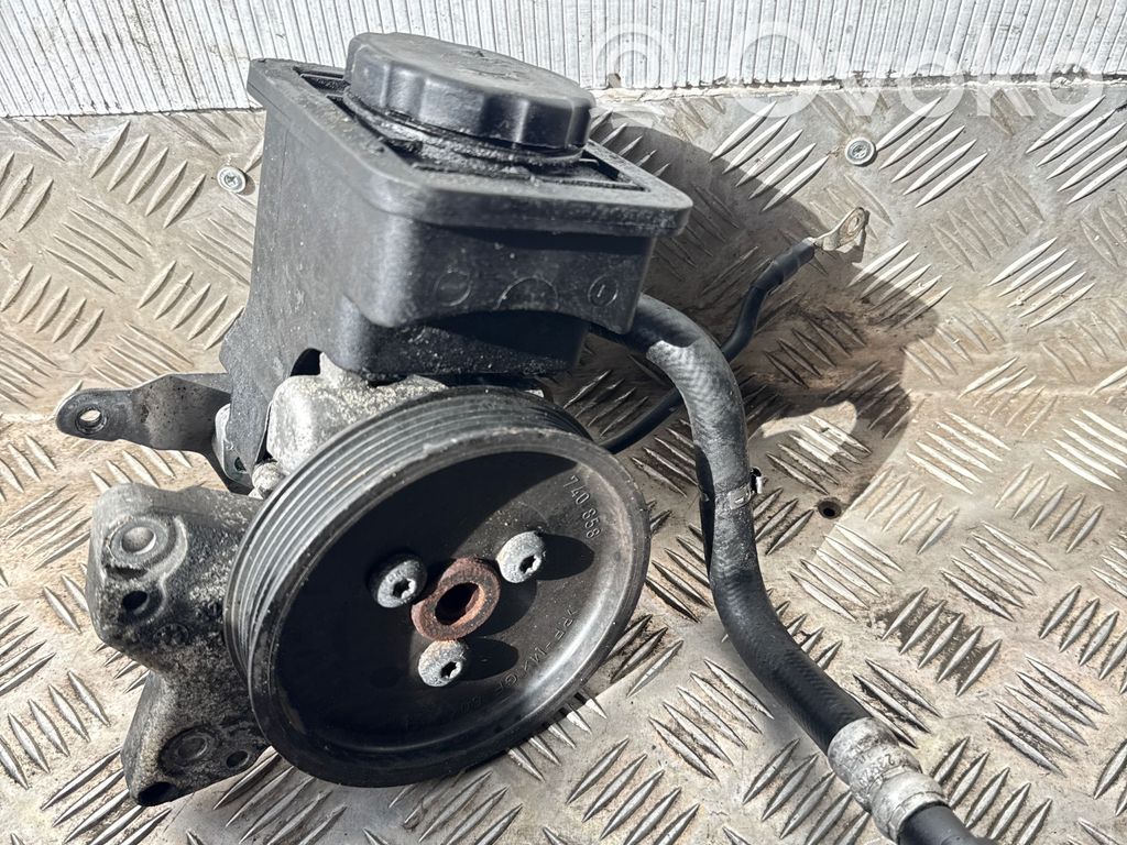 BMW X3 E83 Power steering pump 