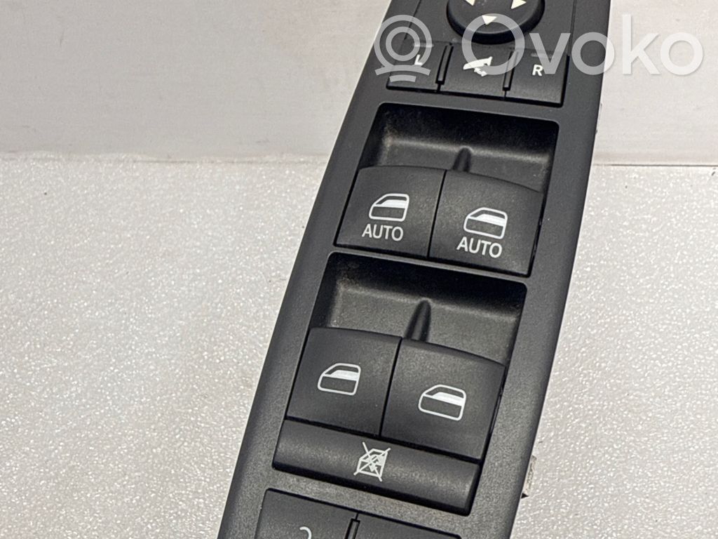 Jeep Cherokee Electric window control switch 