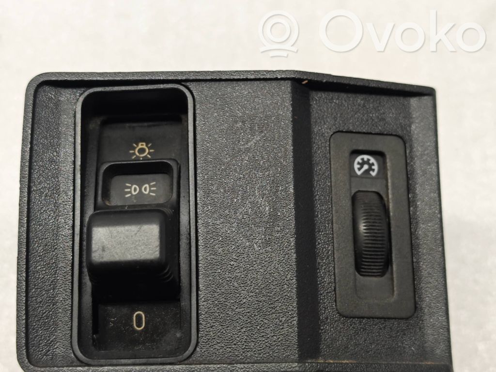 BMW 5 E34 Interrupteur d’éclairage 