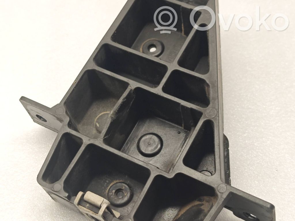Jeep Cherokee Radiator mount bracket 