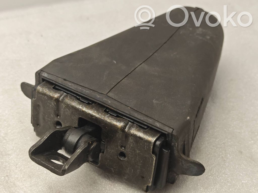 Takaoven pidätin   7018896