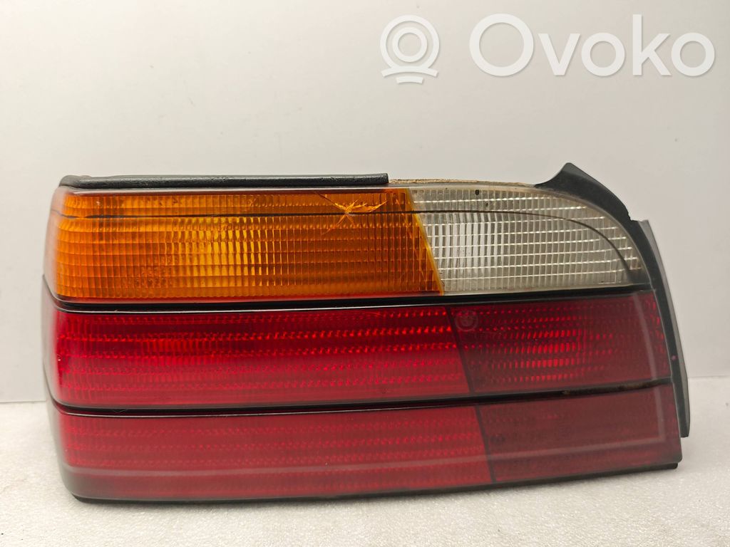 BMW 3 E36 Aizmugurējais lukturis virsbūvē 