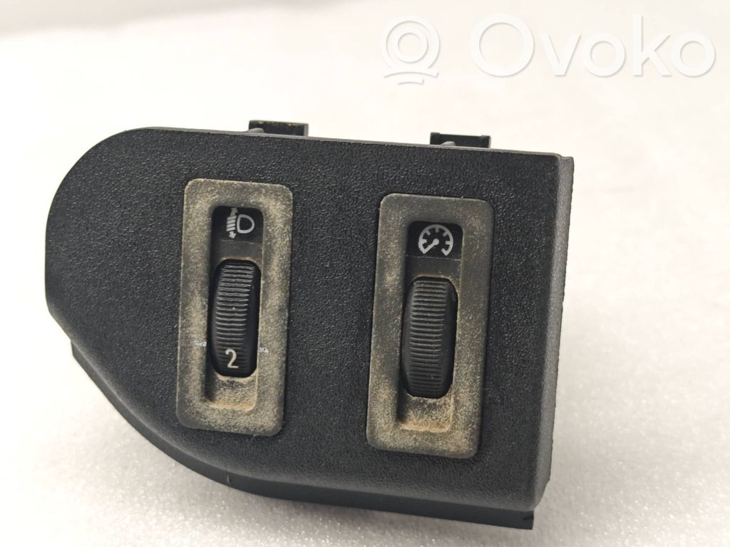 Headlight level height control switch   1393420,1387429,8357368