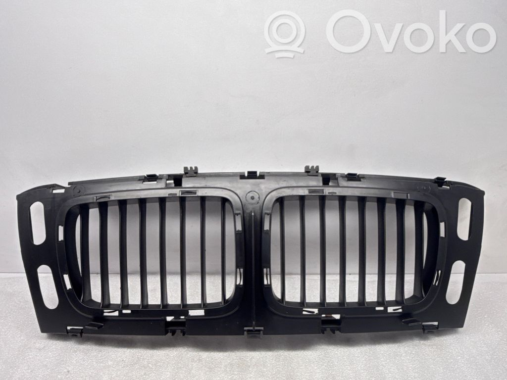 BMW 5 E34 Etusäleikkö 