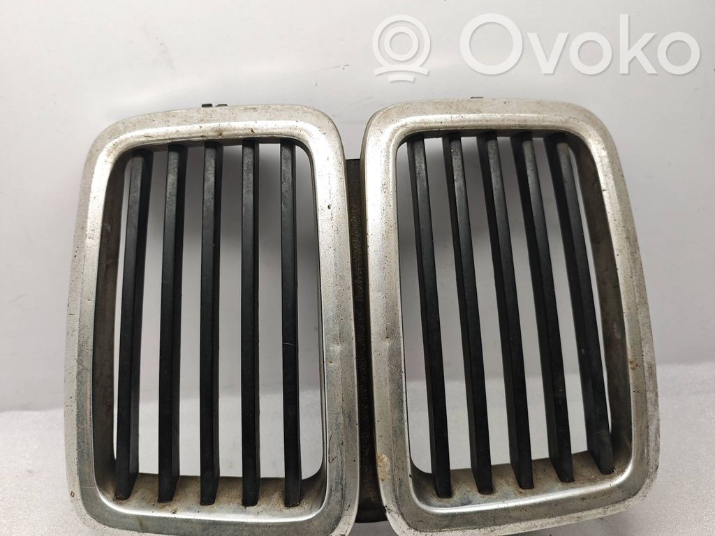 BMW 5 E28 Front grill 