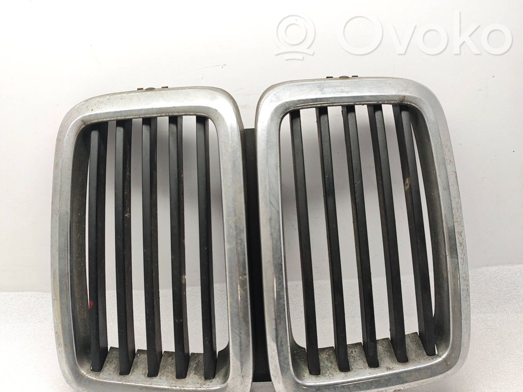 BMW 5 E28 Front grill 