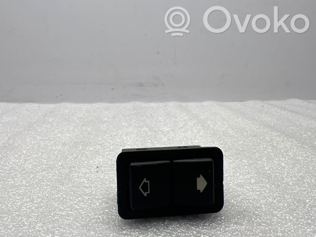 Electric window control switch   8368974