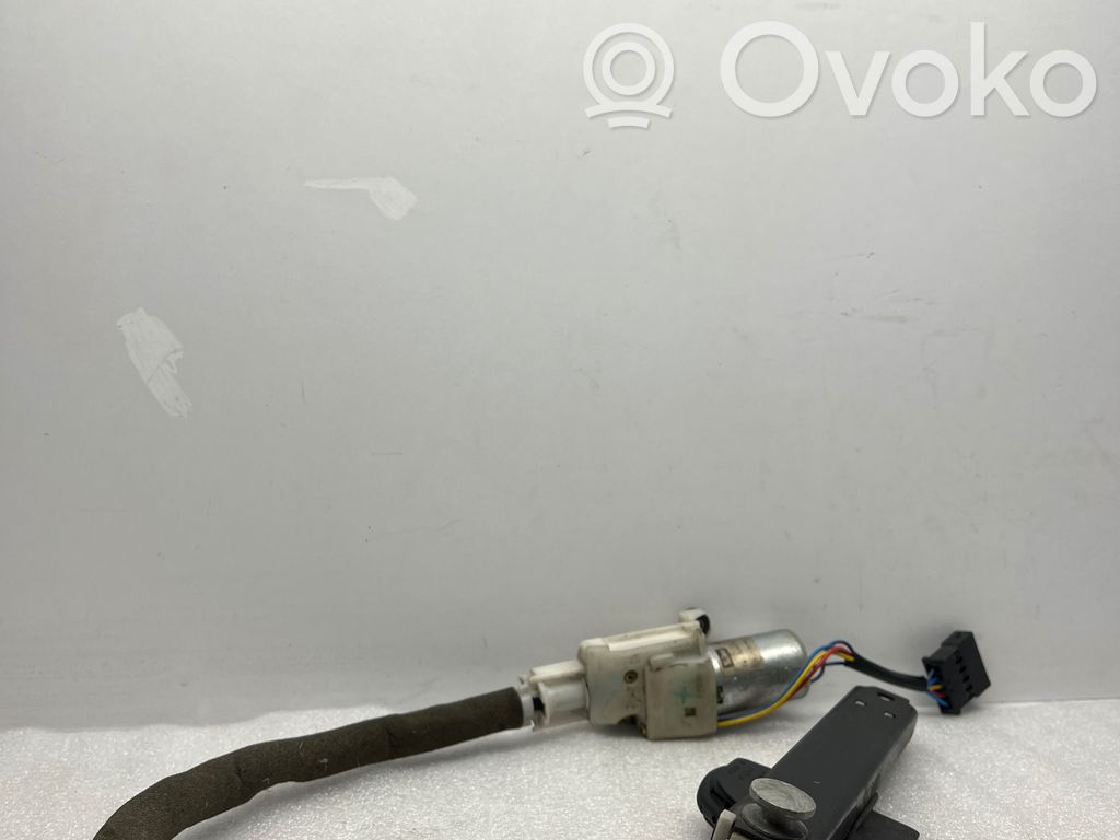 Audi A8 S8 D2 4D Turvavyön säätömoottori 
