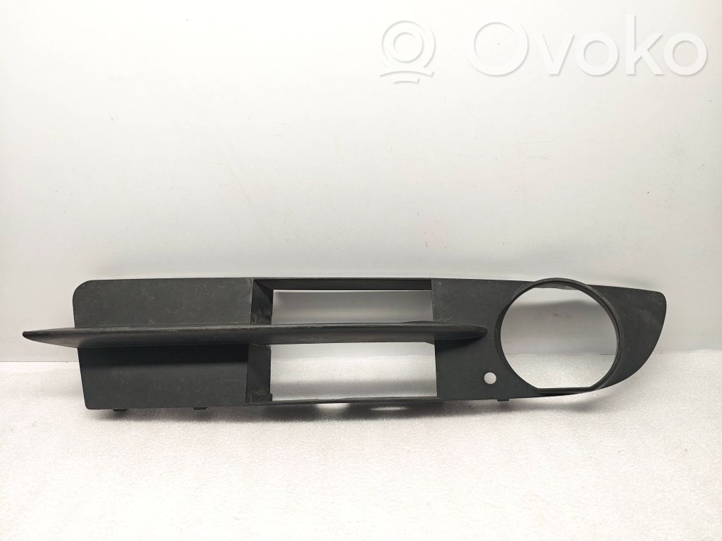 BMW 5 E60 E61 Priešrūkinio žibinto apdaila/ grotelės 