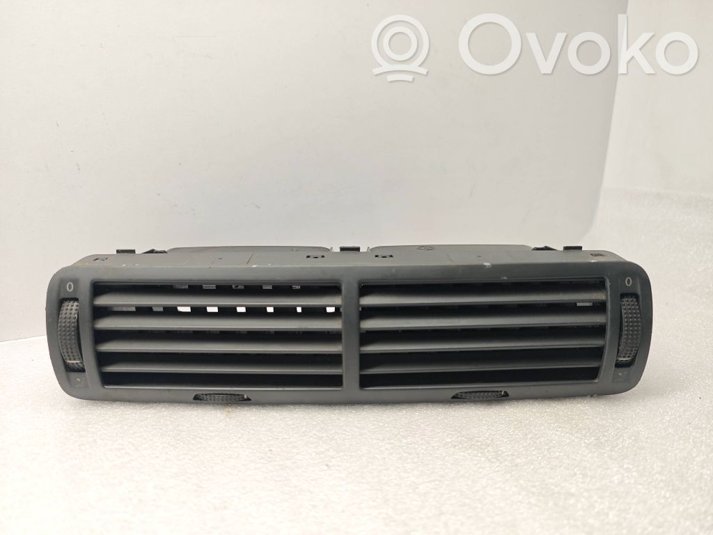 Volkswagen PASSAT B5.5 Dash center air vent grill 