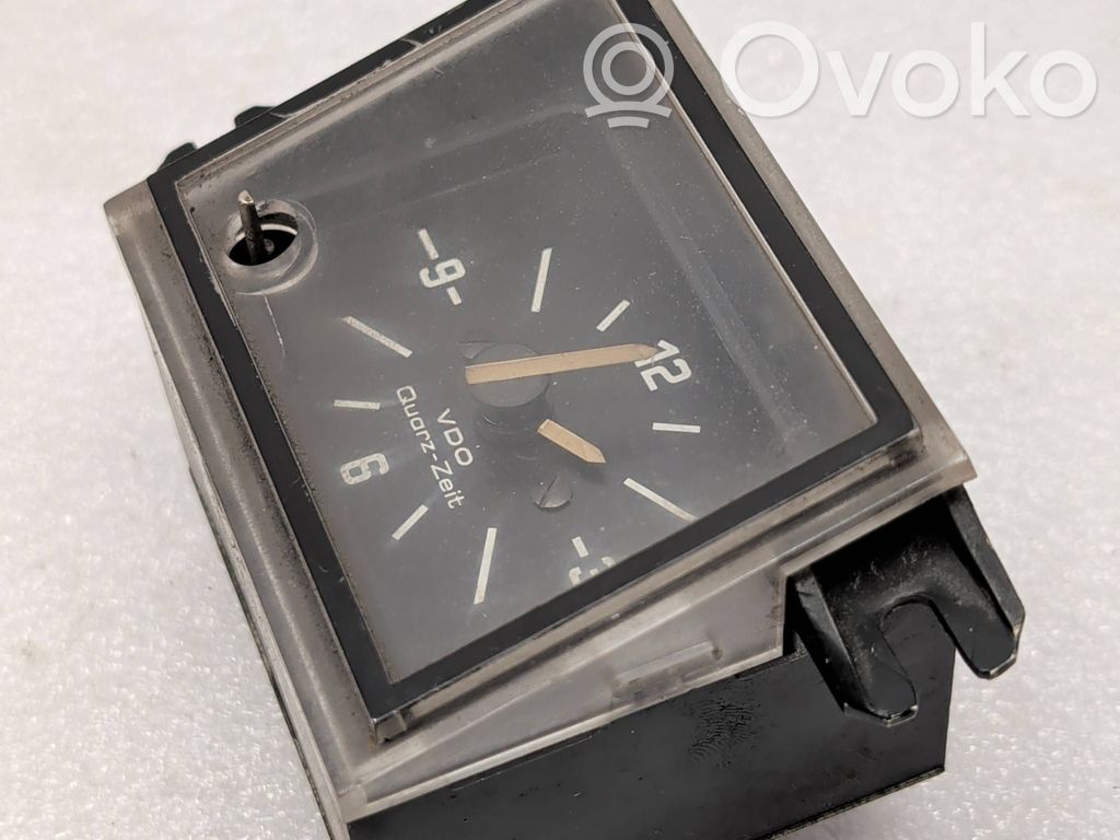 Clock   62131365916