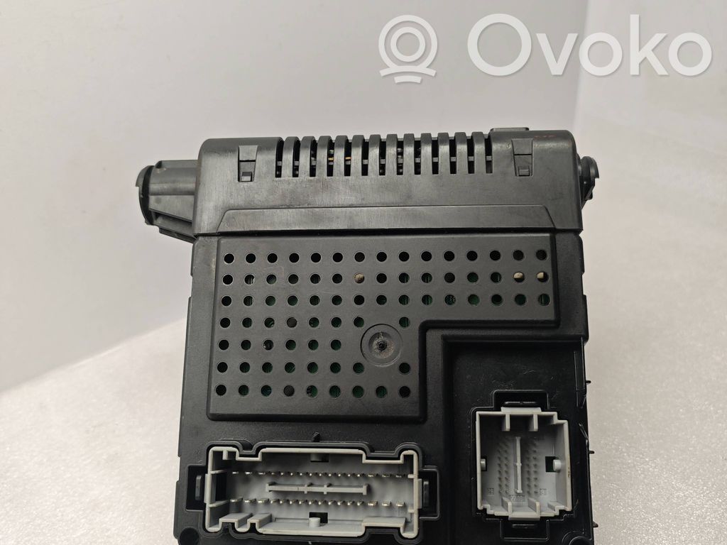 Volvo V70 Fuse module 