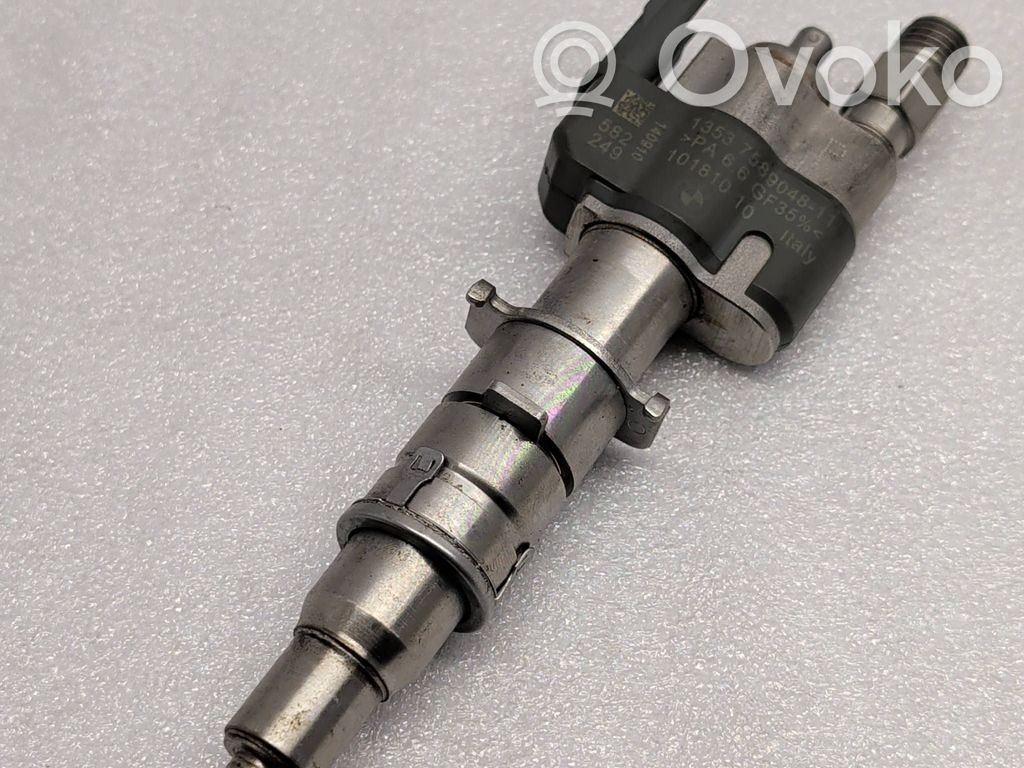 Fuel injector   7589048,10181010