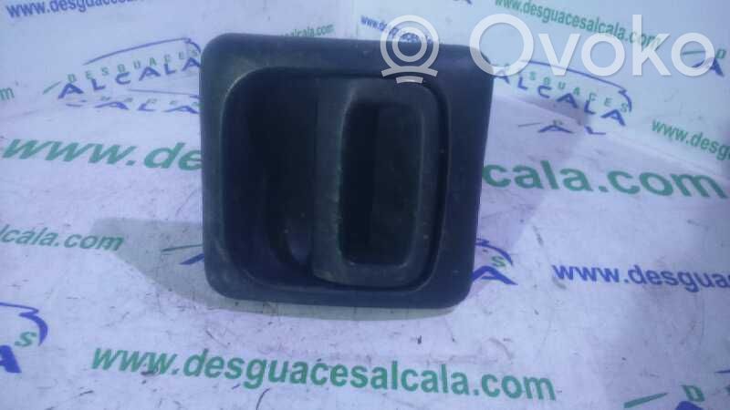 Manecilla externa puerta delantera