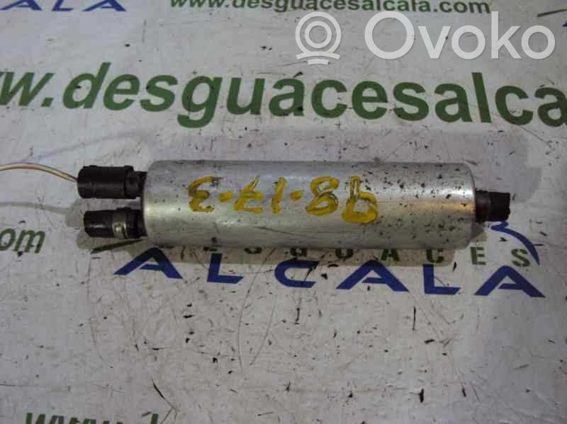 Audi A3 S3 8L Polttoainesäiliön pumppu 