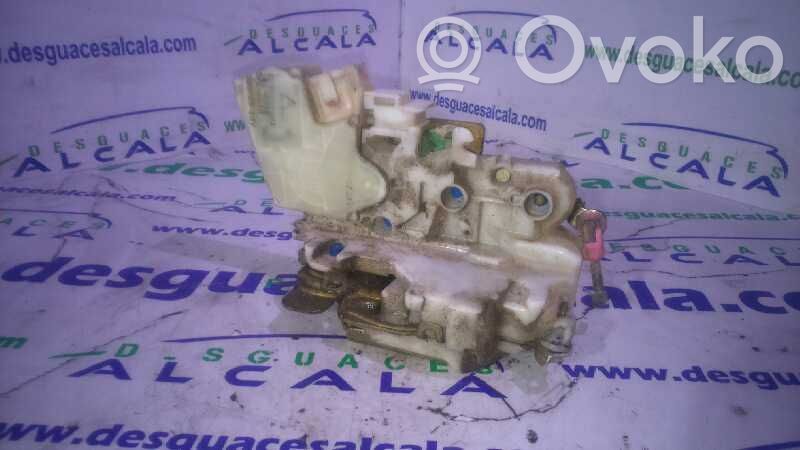 Nissan NP300 Serratura portiera posteriore 