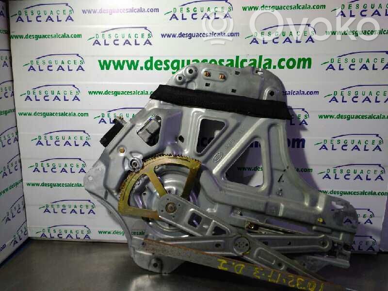 KIA Carnival Alzacristalli manuale della portiera anteriore 