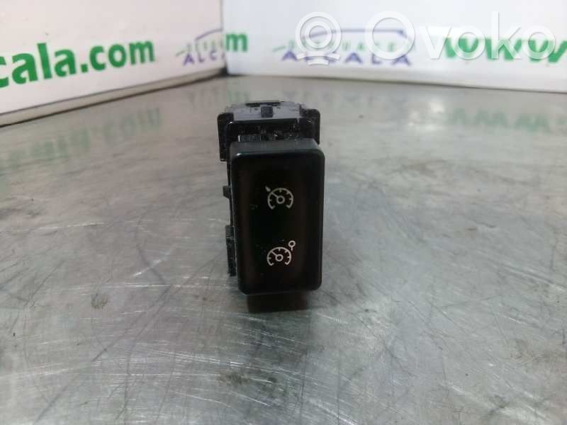 Renault Koleos I Windscreen/window heater switch 