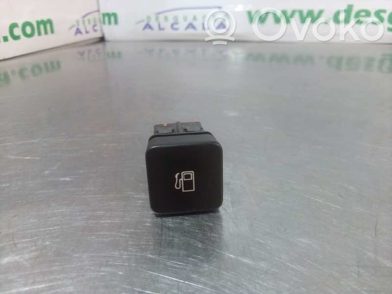 Citroen C4 II Windscreen/window heater switch 