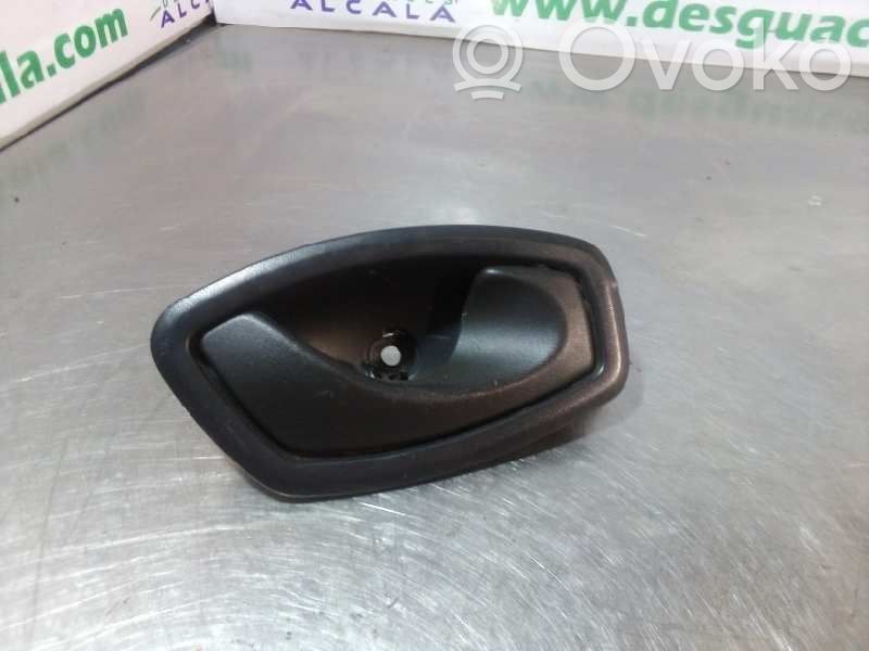 Manecilla interna puerta delantera